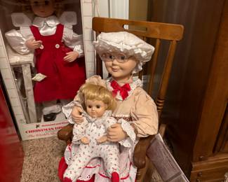 Telco Mrs. Claus with Baby in Rocking Chair Motionette