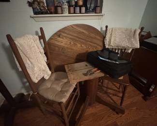 Very nice antique round table,  top removed to save space