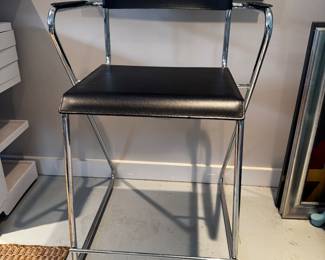 Black bar stool
Have only 1