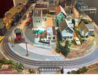 Absolutely awesome train set with all city Bldrs and people, little houses and cars! So cool!!!!
Kline 0 gauge diesel, Pennsylvania, Keystone special, zero scale on all items, boxes for most items, a Santa Fe in the box with extra passenger cars