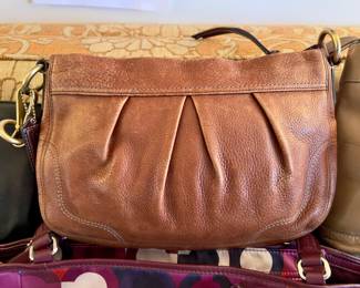 Coach purse w/storage pouch