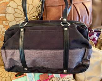 Coach purse w/storage pouch