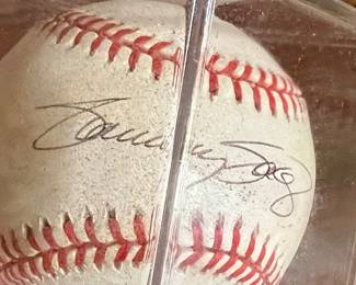 Sammy Sosa signed baseball w/Cert, box & case