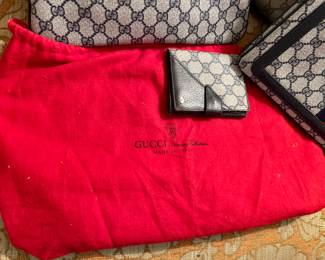 Vtg. Gucci purse w/storage pouch
