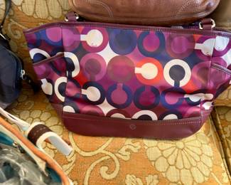 Coach purse w/storage pouch