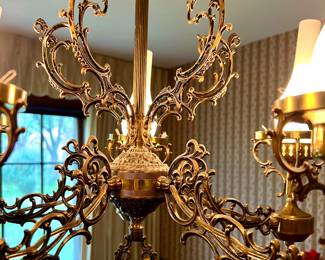 Stunning Vtg. Brass chandelier - baroque/Victorian style w/frosted lamp shades