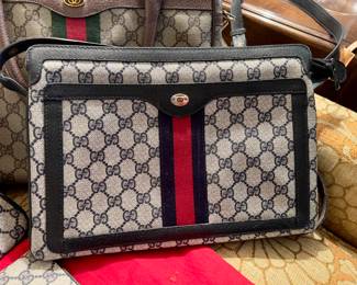 Vtg. Gucci purse w/storage pouch