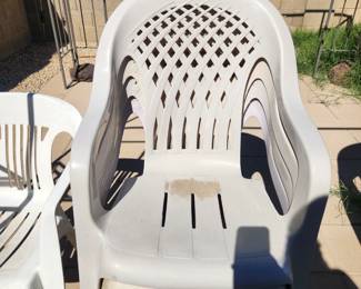 4 plastic chairs