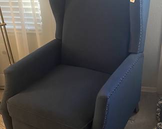 Wing chair