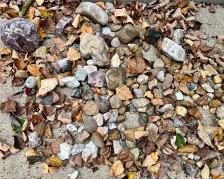 Thousands of polished rocks - pick your own