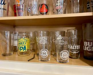 Pint bar glasses