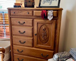 Arbek 4 pc bedroom set - Queen bed, nightstand, dresser, and wardrobe