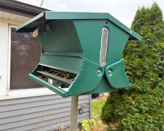 Metal Birdfeeder 
