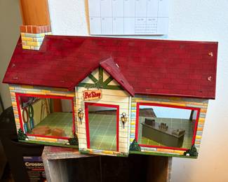 Vtg. Tin Pet Shop House 