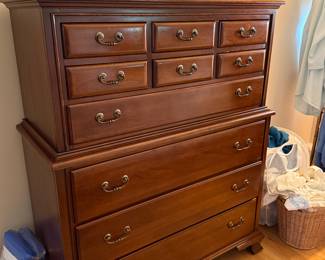 DRESSER CHEST
