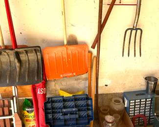 tools, snow shovel