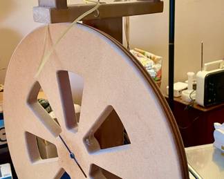 Kiwi 3 Spinning Wheel