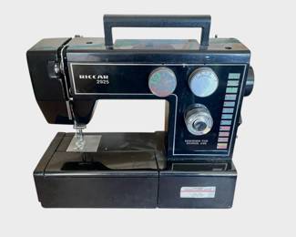 Vintage Riccar Model 2925 Sewing Machine