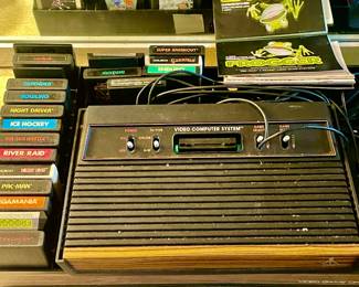 Atari 2600 VCS Lot w/Case+Joysticks+Paddles