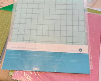Many cutting mats most new
