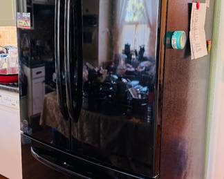 GE side-by-side refrigerator freezer