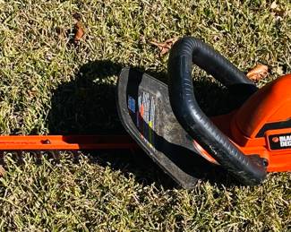 Black and decker hedge trimmer