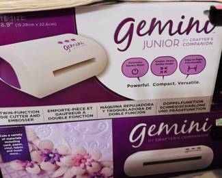 Twin function, die Cutter and embosser new in box