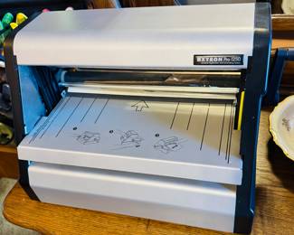 Xyron pro 1250 adhesive applicationand laminating system