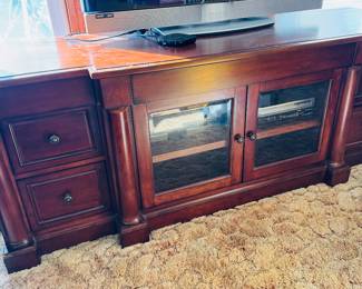 Entertainment center