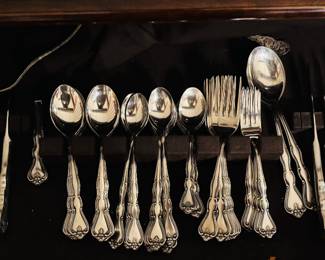 Silvia flatware set