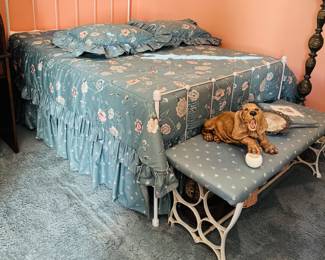 Iron bed/full
Iron bench