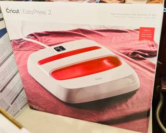 Cricut easy press, two