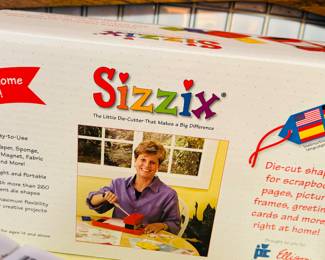 Sizzix art supplies/die cutter