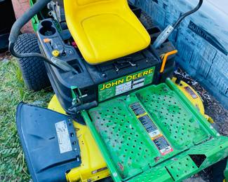 
John Deere zero turn mower