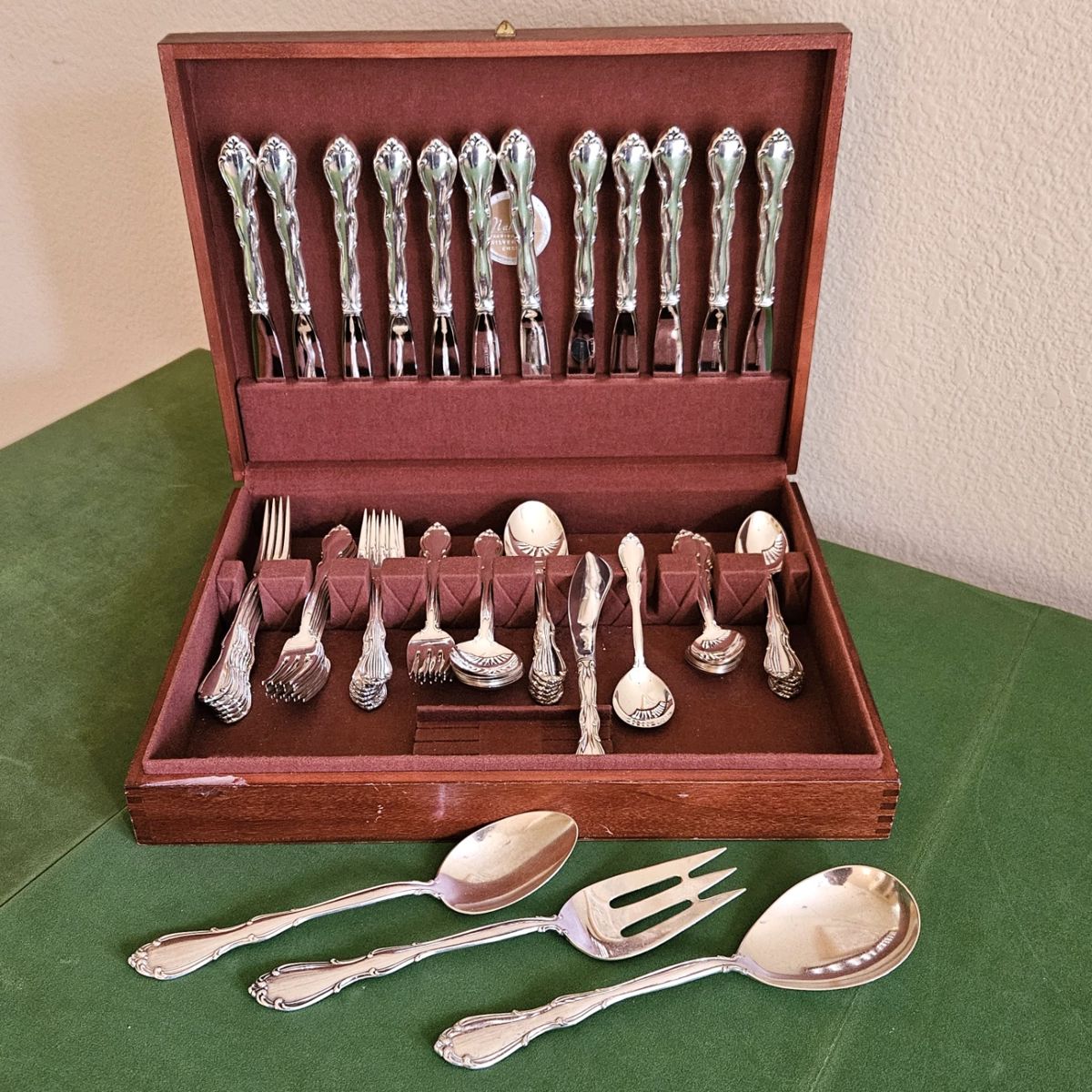 
Vintage Towle Sterling Silver Flatware Set 66 Pcs w/ Case – 12 Place Settings + Serving Pieces
