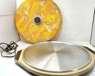  Retro Vintage 1970's Salton Electric Pizza Warmer with Fun Fabric Top - Holds 16.5" Pizza