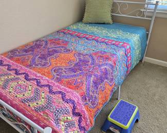 Colorful Twin Quilt Set w/ Green Accent Pillow & Kids II Step Stool – Lightweight Bedding VGC