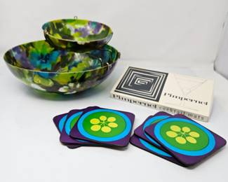 1970s MCM Colorful Fiberglass Chip & Dip Set w/ Stand + Retro Pimpernel Cocktail Mats Made in England