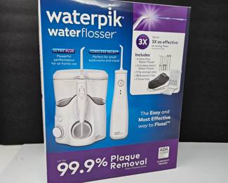  Waterpik Water Flosser New In BOX! Great Gift Idea