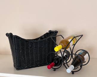 Black Metal 3 Bottle Wine Rack with Black Woven Basket Carrier Home Bar Storage