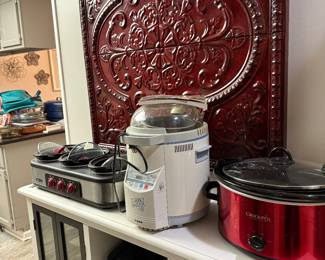 Many small kitchen appliances