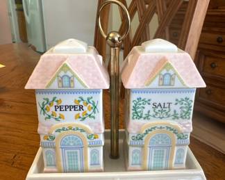 Lennox Village salt and pepper set 1991