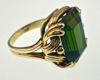 14kt green Tourmaline highly decorative ring
