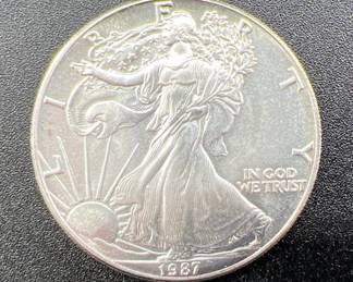 1987 USA Silver Eagle Dollar; 99.99% silver