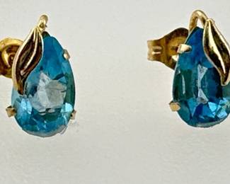 14kt pear shaped blue topaz stud earrings
