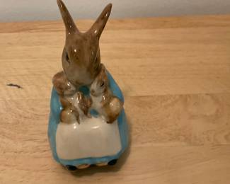 M232. Beatrix Potter Mrs. Rabbit figurine $12
