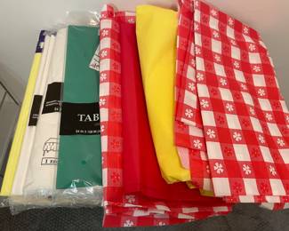 M283 (8) plastic tablecloths $3