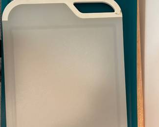 M229  cutting boards $6 for 2
