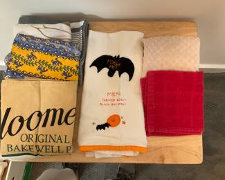 M239  (7) dish towels and dishcloths $4