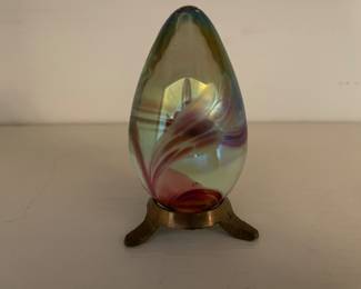 M210  Handblown art glass egg on stand $18